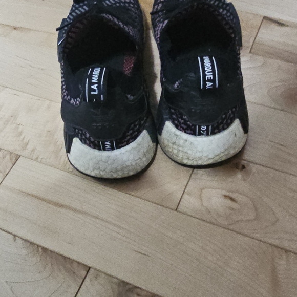 Adidas NMD BOOST R1 Men's SIZE 9 Core Black Solar Pink - Picture 3 of 6